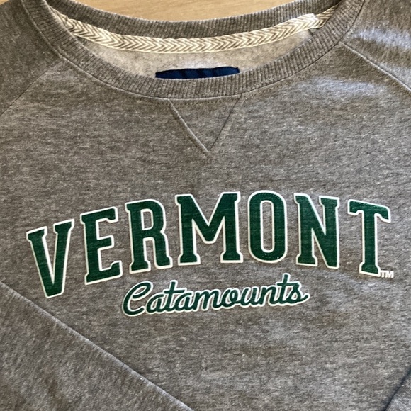 University of Vermont UVM Catamounts crewneck sweater for student, parent, alum - Picture 8 of 9
